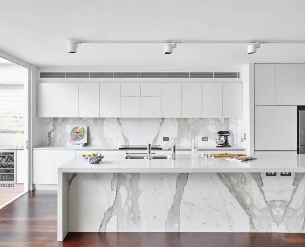 Cocina reformada en un piso con Oppida Sostenible